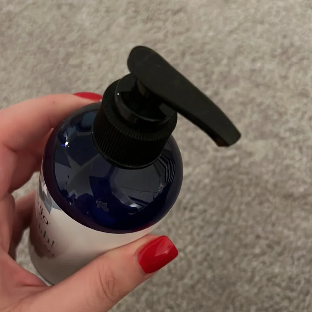 NEW- Cuccio Somatology Yogahhh! Calm + Clean Epsom Salt Hand & Body Wash
